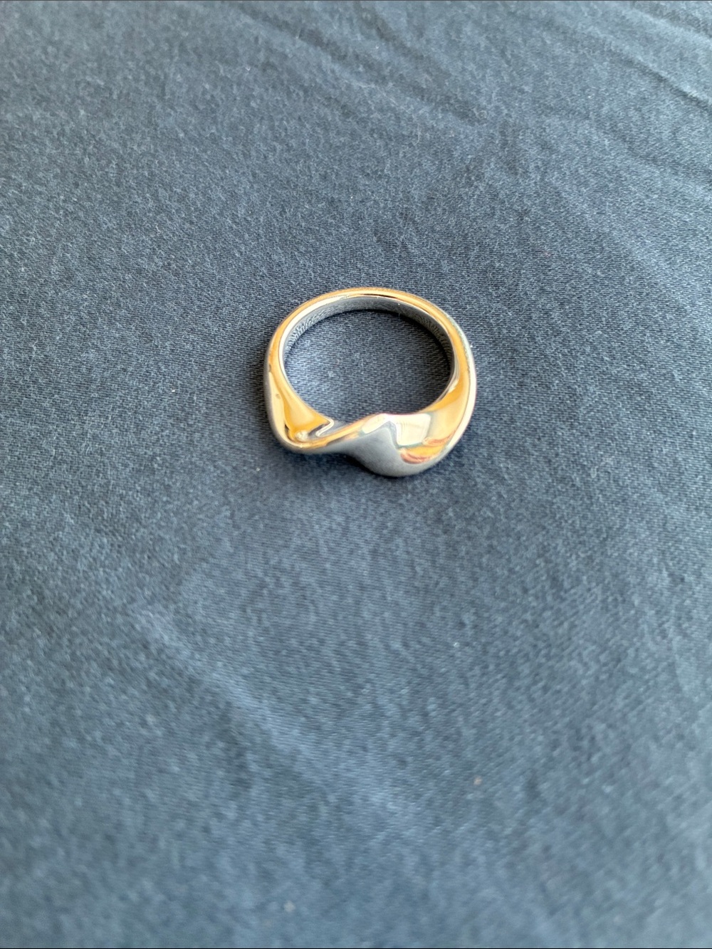 Mejuri Wave Ring (original design) in Sterling Silver, Size 8 - Picture 2 of 5